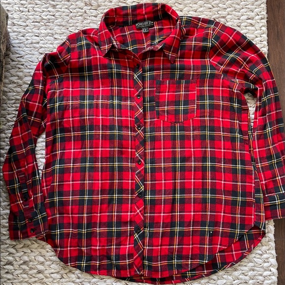 NWOT Forever21+ “Never Say Monday” Graphic Plaid Button Up - Picture 2 of 4